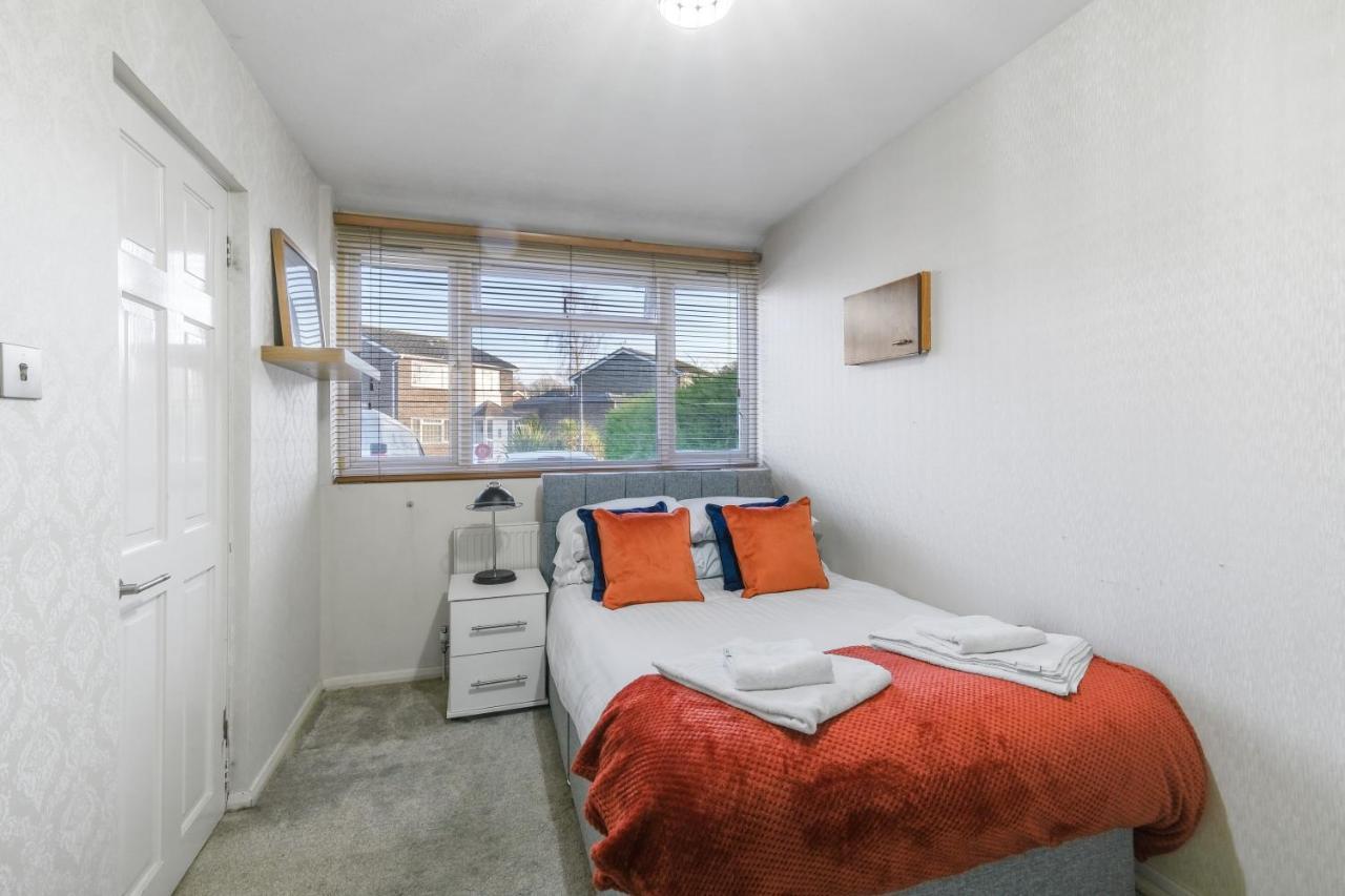 Staiforce 2 Bedroom House With Parking Maidenhead Buitenkant foto