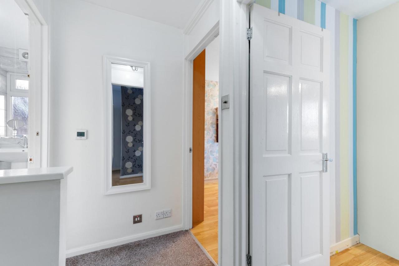 Staiforce 2 Bedroom House With Parking Maidenhead Buitenkant foto